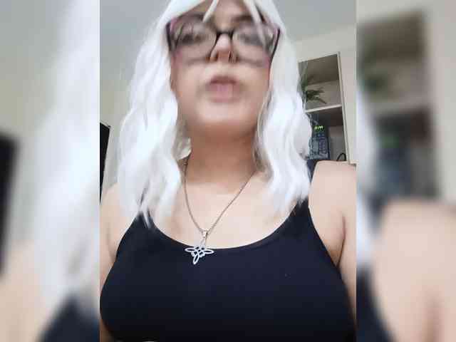 EllieNeptune webcam