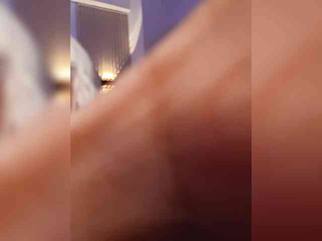 EllieNeptune webcam