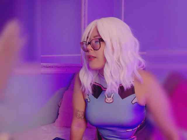 EllieNeptune webcam
