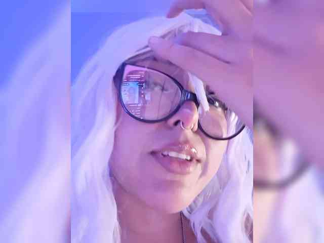 EllieNeptune webcam