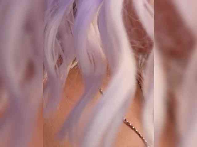 EllieNeptune webcam