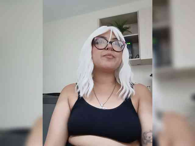 EllieNeptune webcam