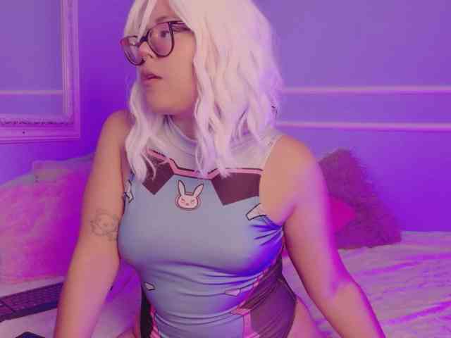 EllieNeptune webcam