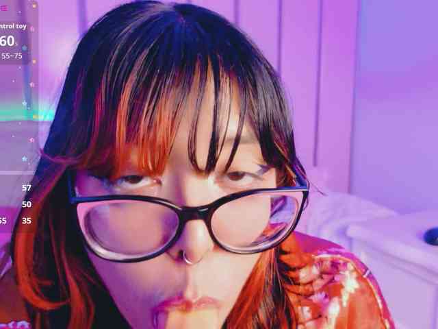 EllieNeptune webcam