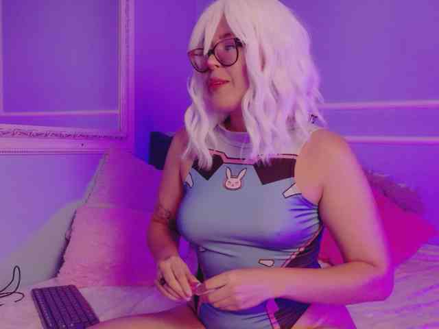EllieNeptune webcam