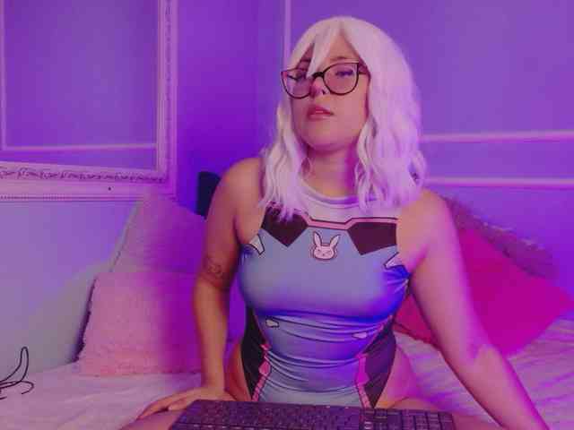 EllieNeptune webcam