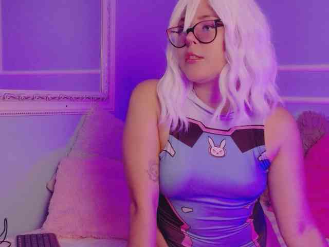 EllieNeptune webcam