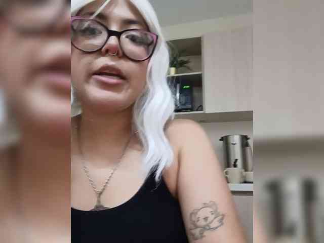 EllieNeptune webcam