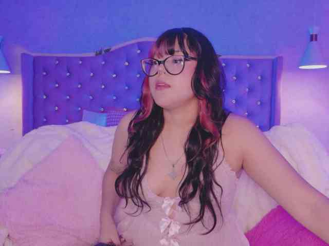 EllieNeptune webcam