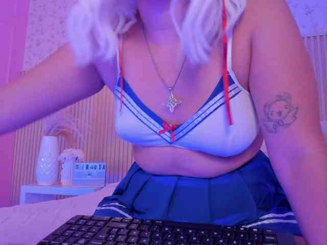 EllieNeptune webcam