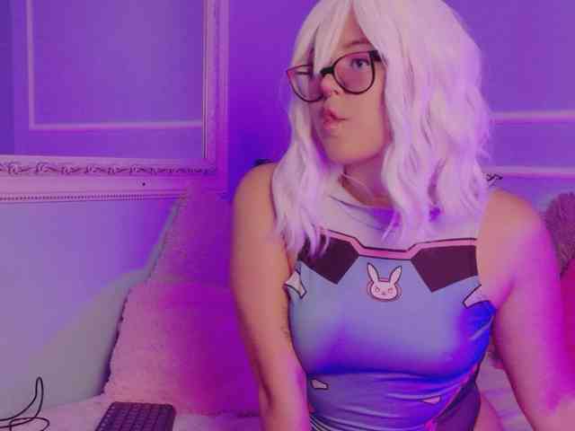 EllieNeptune webcam