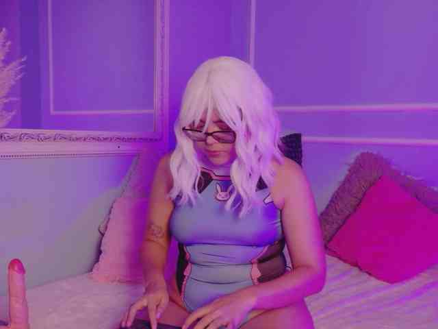 EllieNeptune webcam