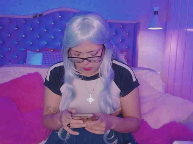 EllieNeptune webcam