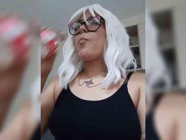 EllieNeptune webcam