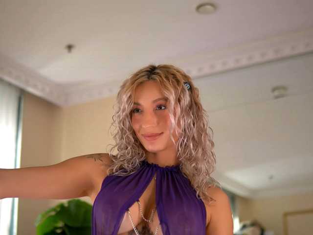 JoyMuse live cam on BongaCams