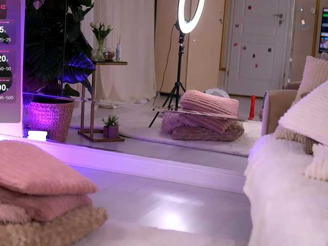 JoyMuse live cam on BongaCams