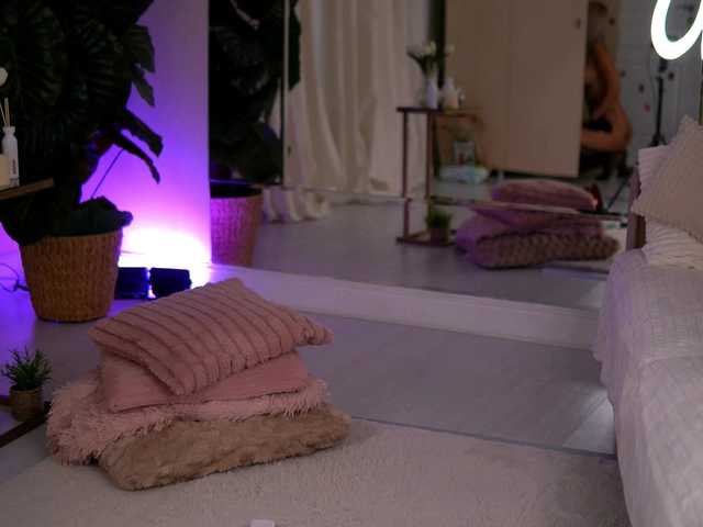 JoyMuse live cam on BongaCams
