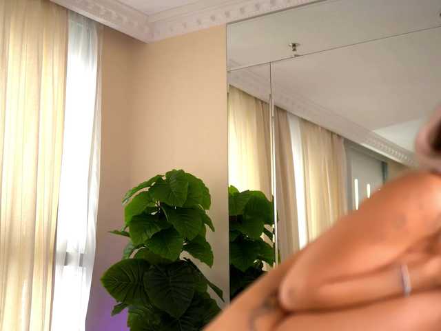 JoyMuse live cam on BongaCams