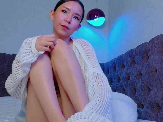 LinaLust webcam