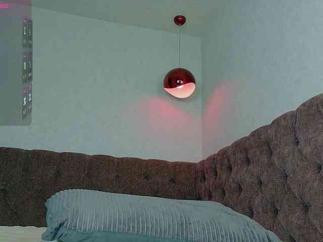LinaLust webcam
