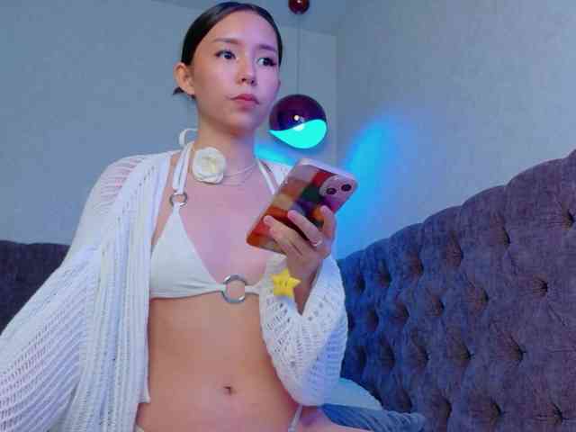 LinaLust webcam