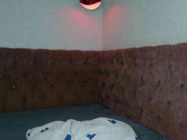 LinaLust webcam