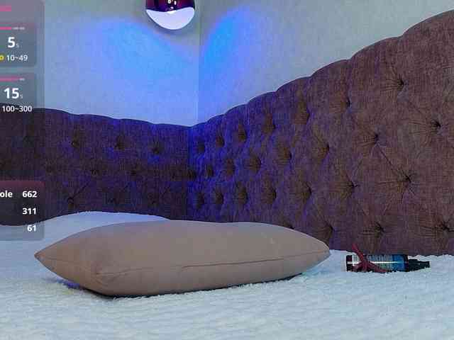 LinaLust webcam