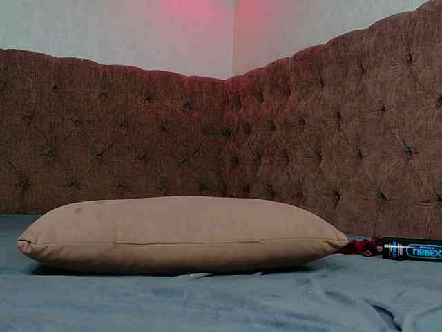 LinaLust webcam