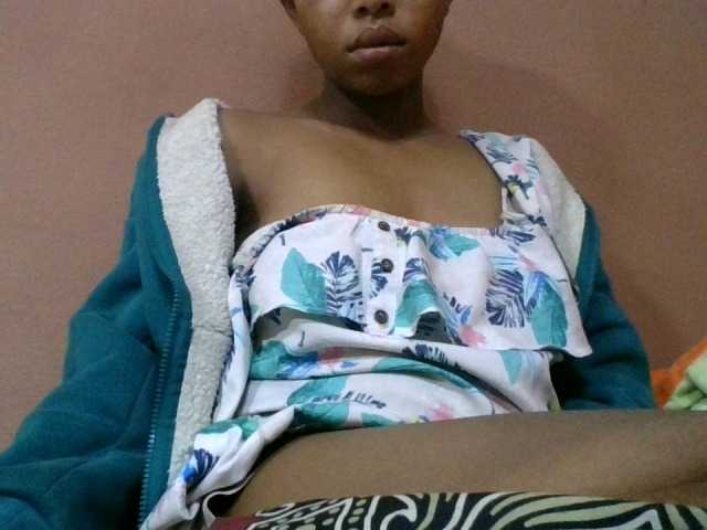 Estela live webcam show