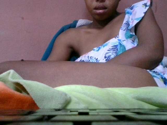 Estela live webcam show