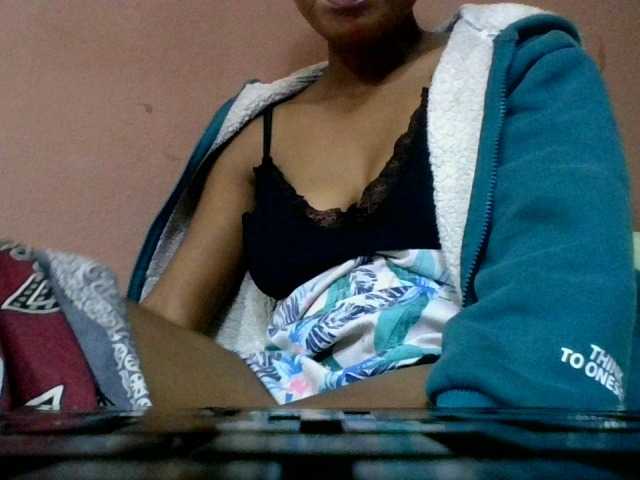 Estela live webcam show