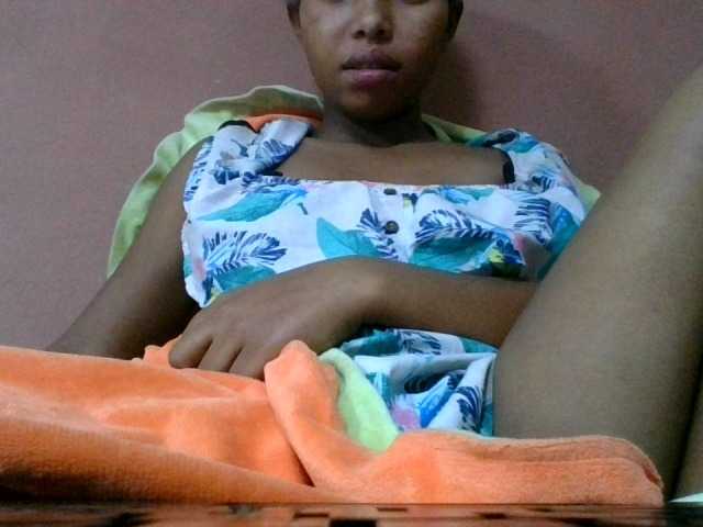 Estela live webcam show