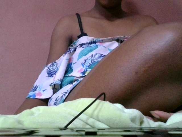 Estela live webcam show