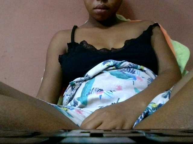 Estela live webcam show