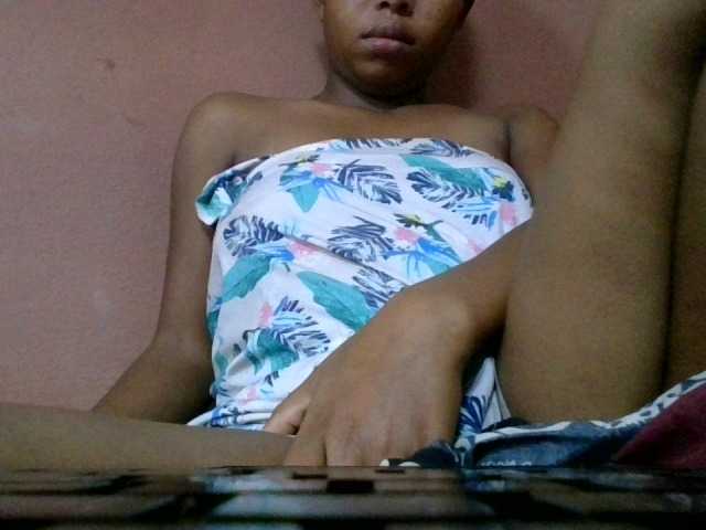 Estela live webcam show