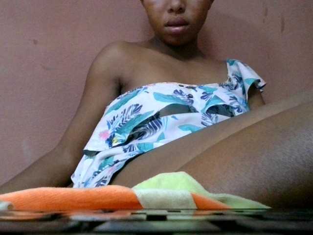 Estela live webcam show