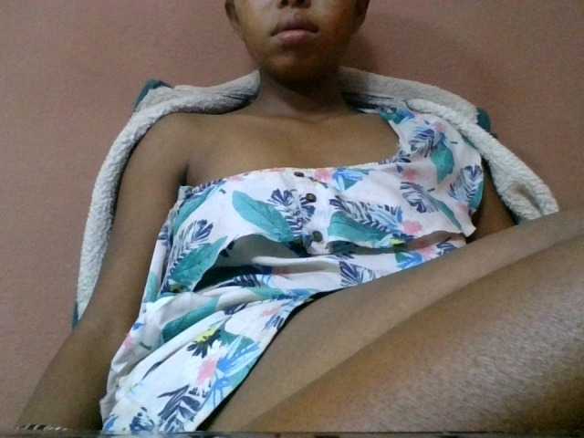 Estela live webcam show
