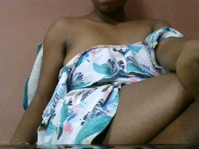 Estela live webcam show