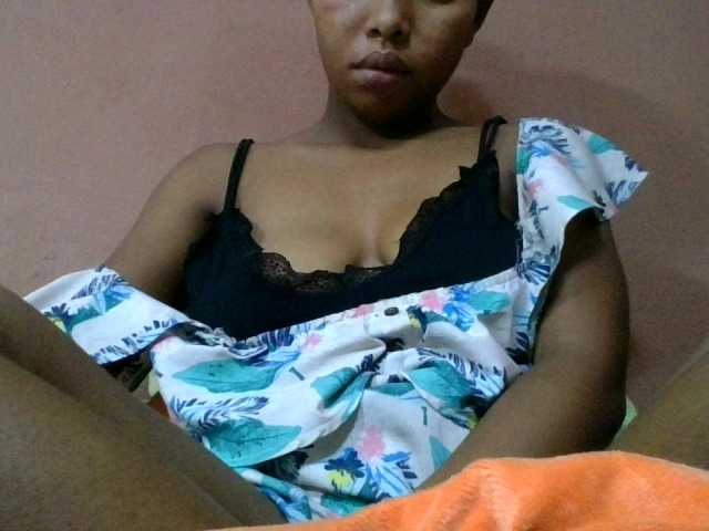 Estela live webcam show