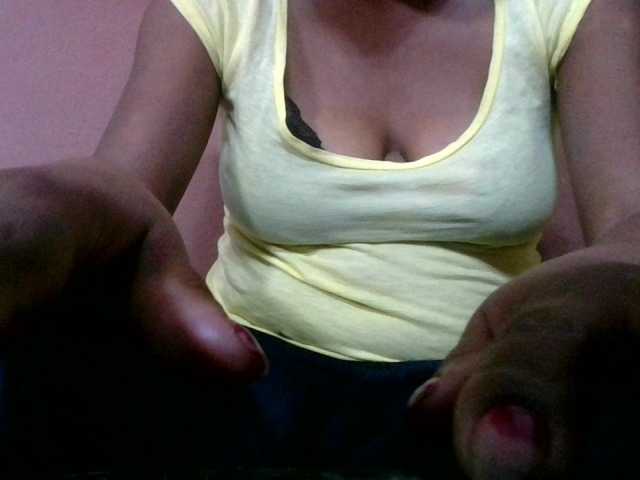 Estela live cam on BongaCams