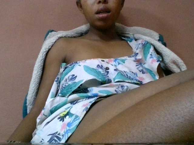 Estela live webcam show