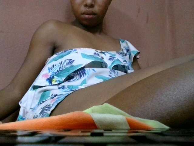 Estela live webcam show