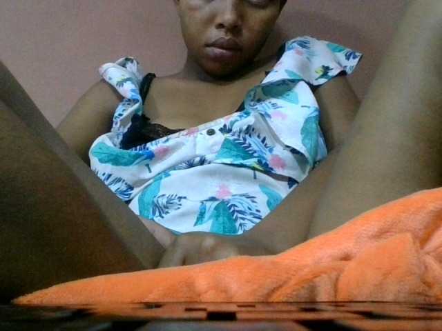 Estela live webcam show