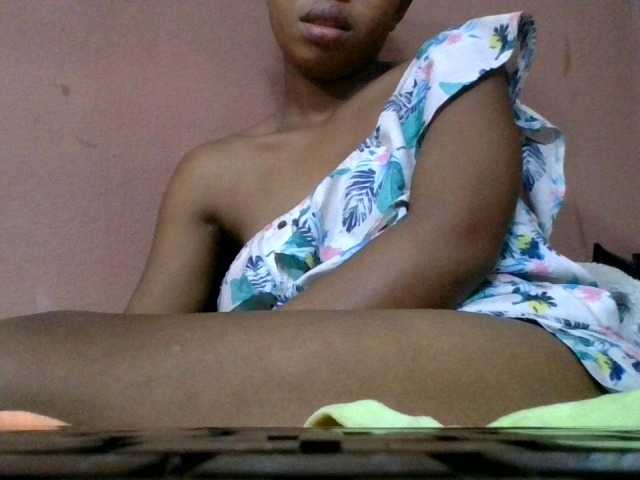 Estela live webcam show