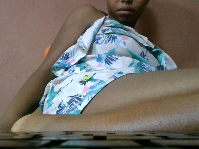Estela live webcam show