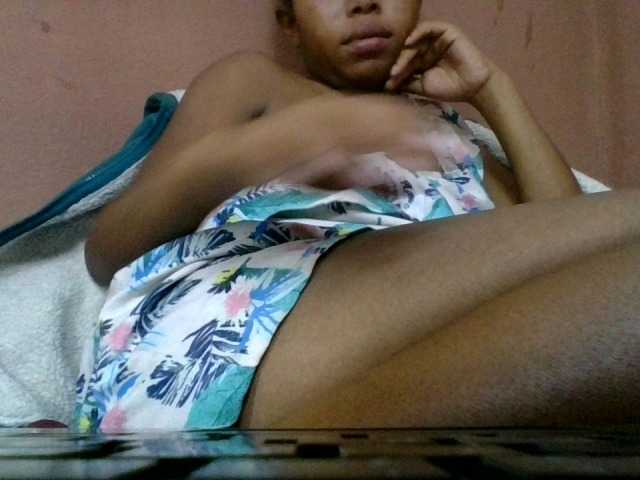 Estela live webcam show