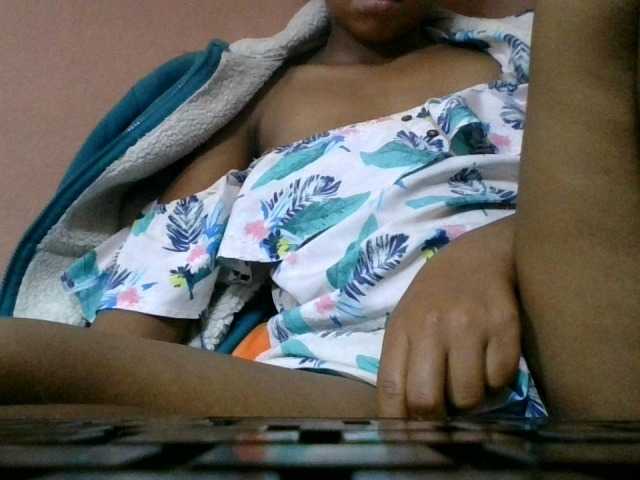 Estela live webcam show