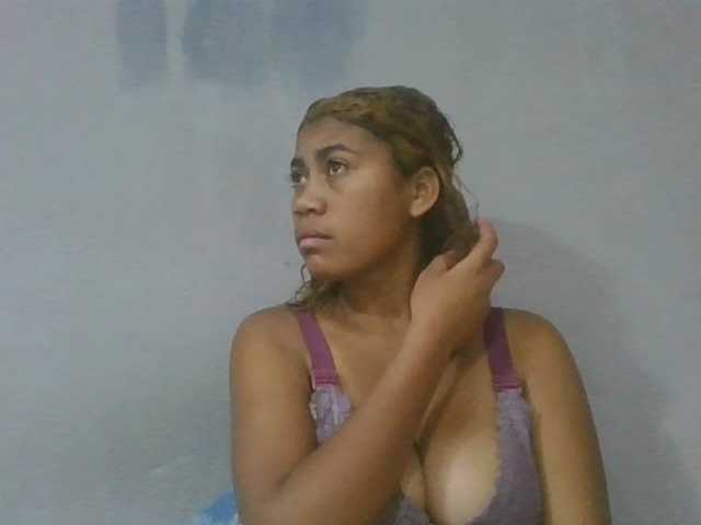 Estela live cam on BongaCams