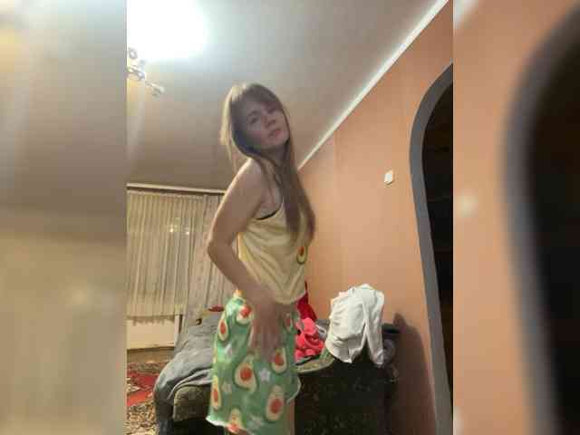 HoneyLina1 webcam