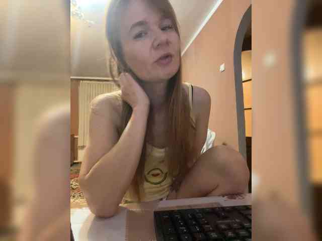HoneyLina1 webcam